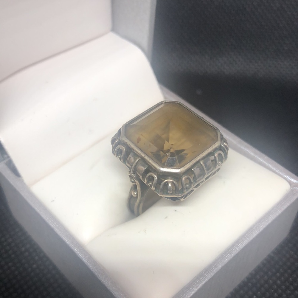 Ring - Picture 4 of 5